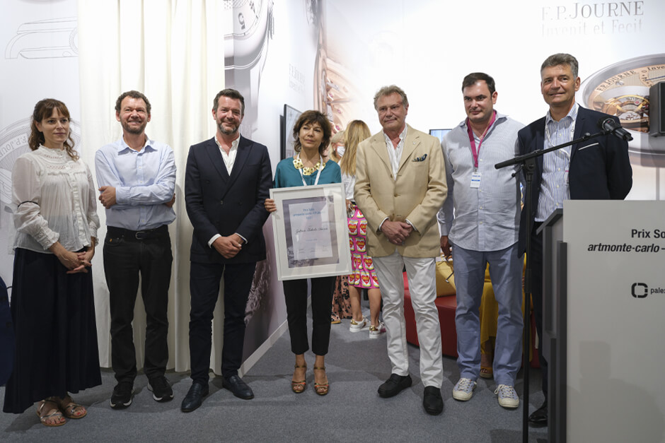 François-Paul Journe, Thomas Hug and the members of Jury awarding the Prix Solo artmonte-carlo - F.P.Journe to the gallery  N. Obadia. © Gremaud Julien for artmonte-carlo 2021